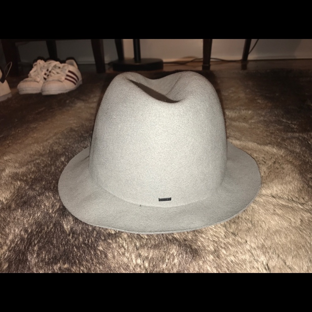 High end; Travel savvy Hat (100% wool)